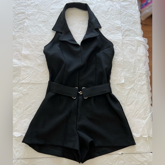 EUC VTG Black Belted Romper with collar 2” inseam hot shorts belted deep v sz 8 - Picture 6 of 13